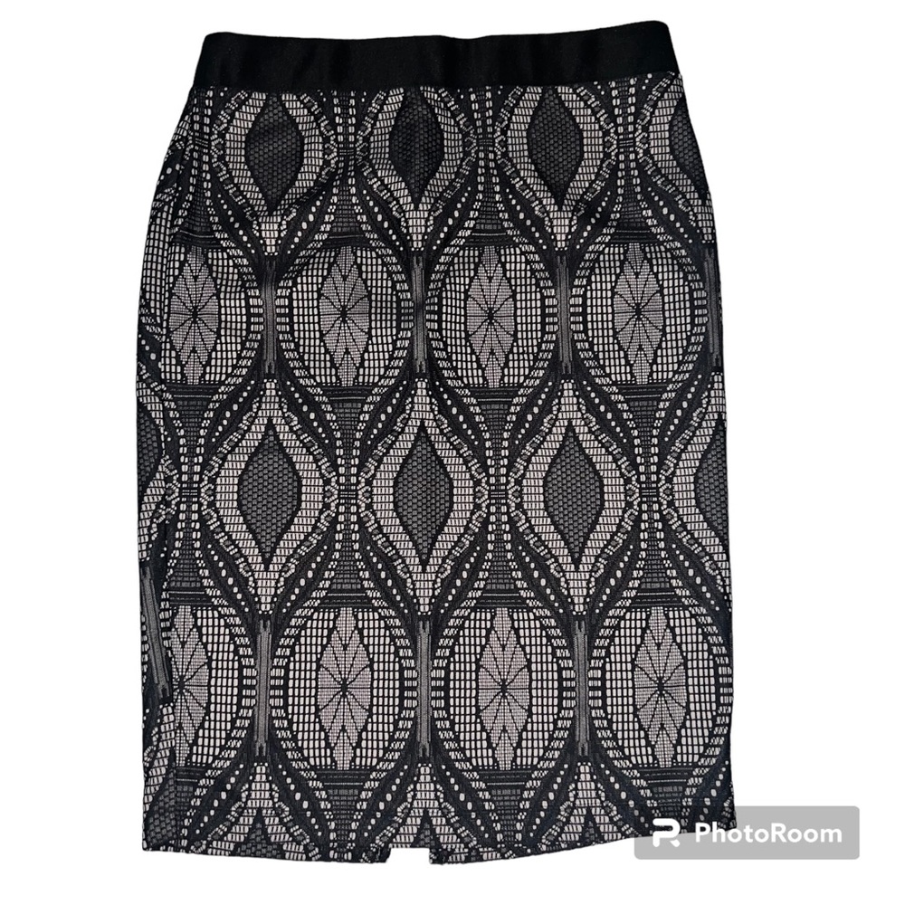 Maurices black geometric lace lined long pencil XL skirt zip/hook, 8" slit